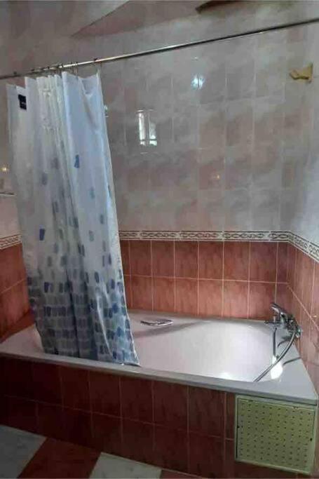 Apartment Oumnia 1 - City Center Tanger Exterior foto